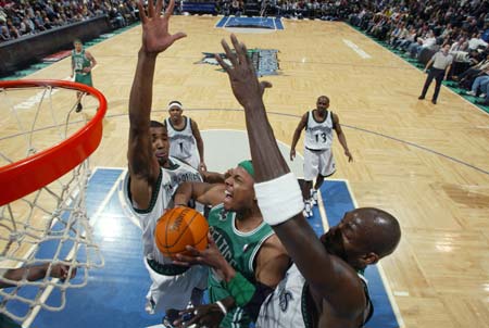 雷迪克：每个人都会说想赢但关键在于执行力 我们缺乏冠军习惯（雷迪克：赢球不是口号，关键是执行力；我们仍欠缺冠军习惯）