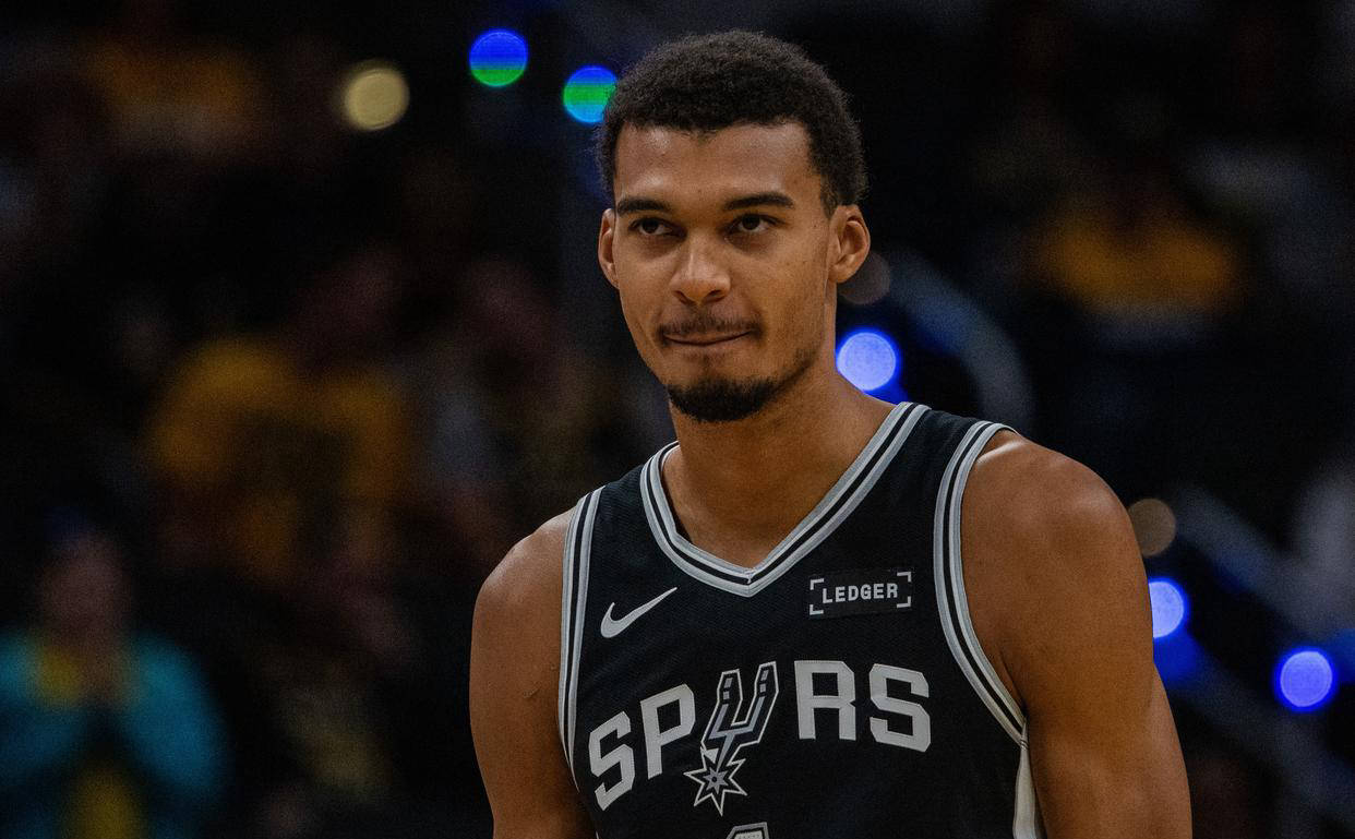 米兰跟队：珀斯光荣踢意丙都未必保级；科莫托即将去斯佩齐亚（米兰随队记者：珀斯光荣放到意丙也难保级，科莫托将投斯佩齐亚）