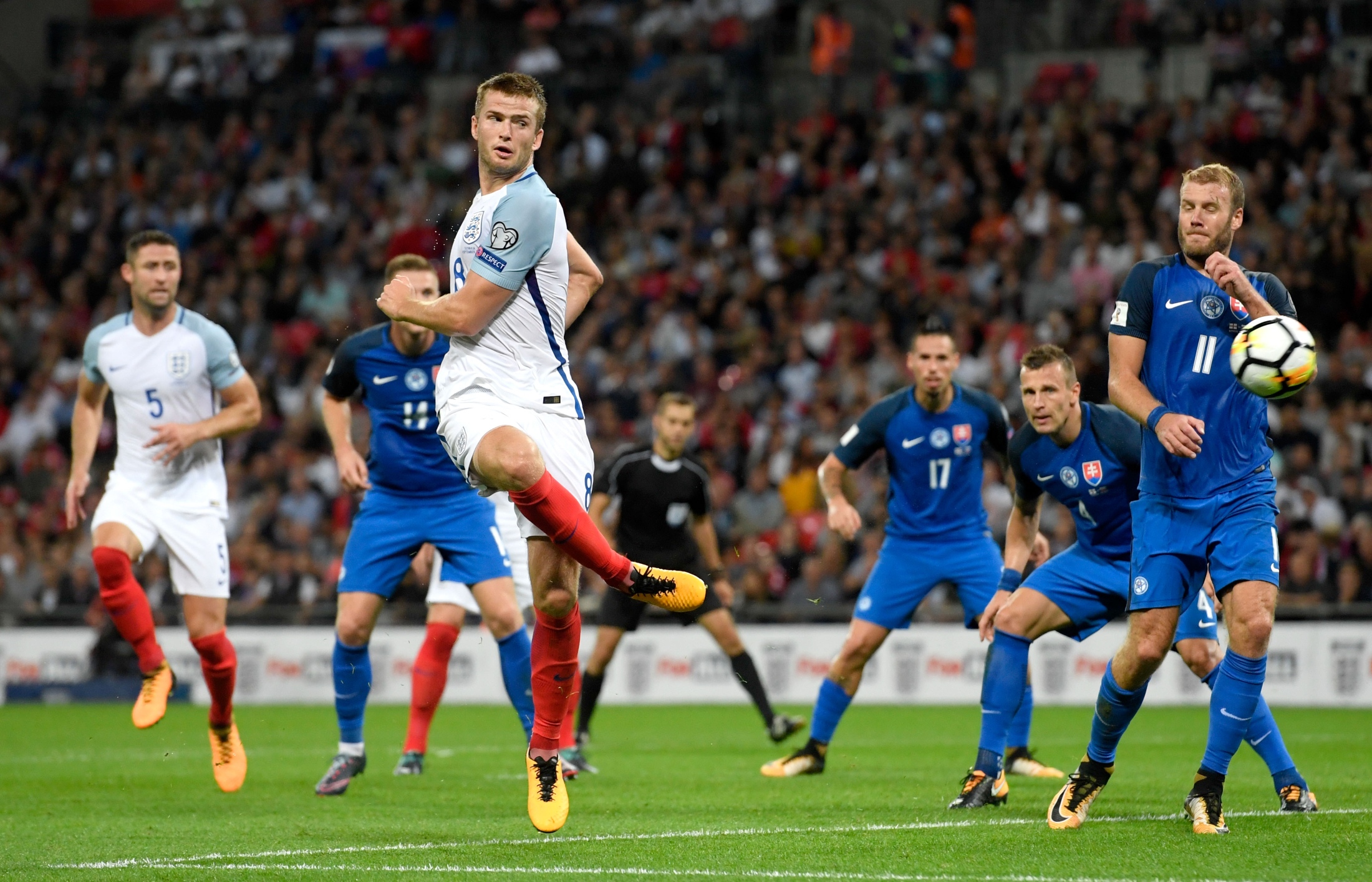 马德兴：米利西奇不敢热身U17女足，一年半不换血，足协当断则断（马德兴：米利西奇回避U17女足热身，球队一年半无换血，足协该果断出手）