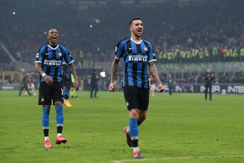 奋力反击！焦海龙强攻得手 山西轰出10-0迫近比分打停天津（山西掀10-0攻势迅速迫近，焦海龙强攻命中逼停天津）