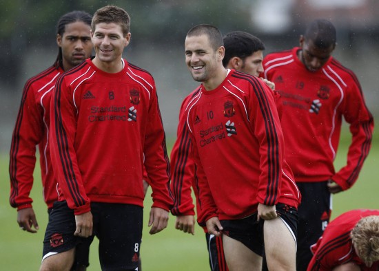 名记：只要雄鹿还围绕字母哥补强 像热火这些热门下家也只能等着（名记：雄鹿若继续以字母哥为核心补强，热火等热门下家只能观望）