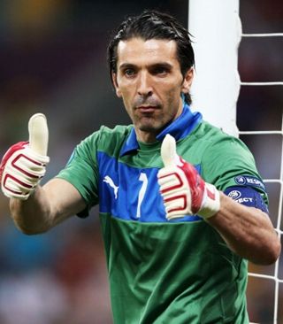 卡佩罗：差点被打成0-2前尤文踢得很糟；两名边锋回防是好迹象（卡佩罗：尤文险成0-2，之前表现糟糕；两翼回防是积极信号）