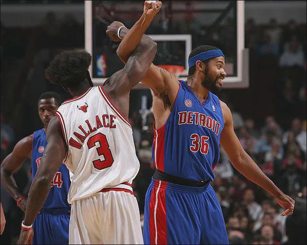 利物浦边锋强势发挥主宰比赛（利物浦翼锋火力全开统治全场）