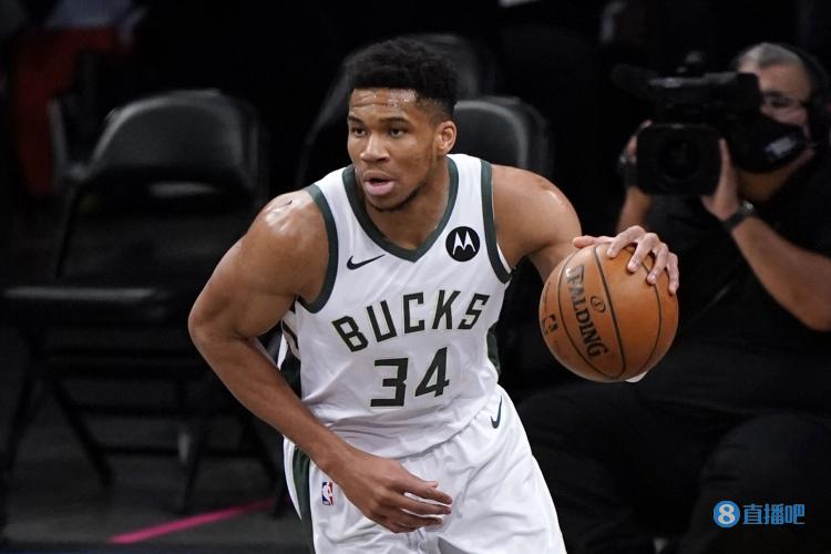 近10年欧冠场均进球榜：哈兰德1.02球第1，C罗第2，梅西第4（欧冠近十年场均进球排名：哈兰德场均1.02球居首，C罗次席，梅西第4）