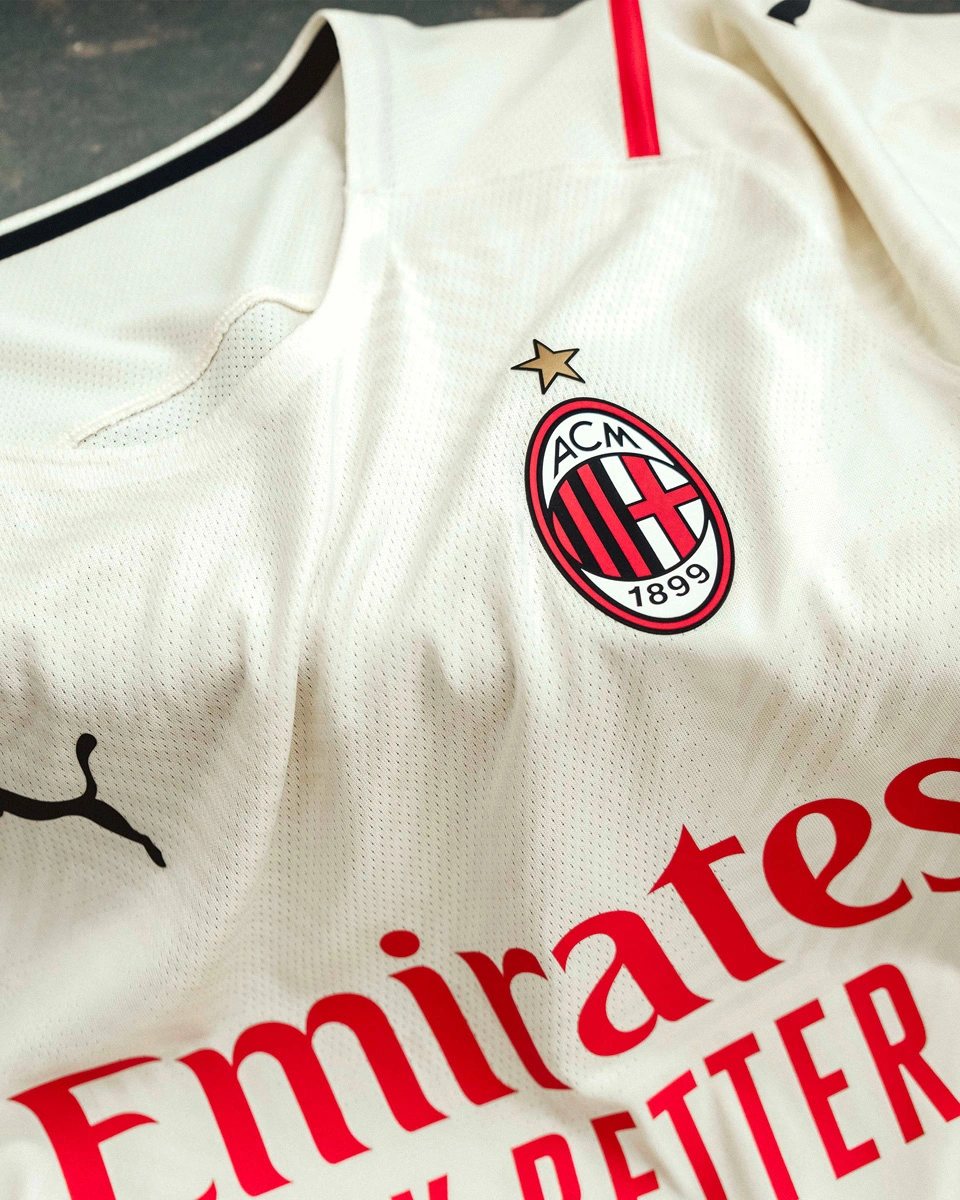 终于等到你！克拉克森干拔三分命中 打进尼克斯替补本场第一球（克拉克森命中干拔三分，尼克斯替补终于打进本场首球）