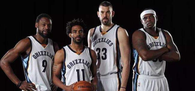 接下来的一个月再进10球，姆巴佩将跃升经典射手榜，仅次于梅西领先C罗（未来一月再进10球，姆巴佩将升至经典射手榜次席，仅逊梅西并反超C罗）