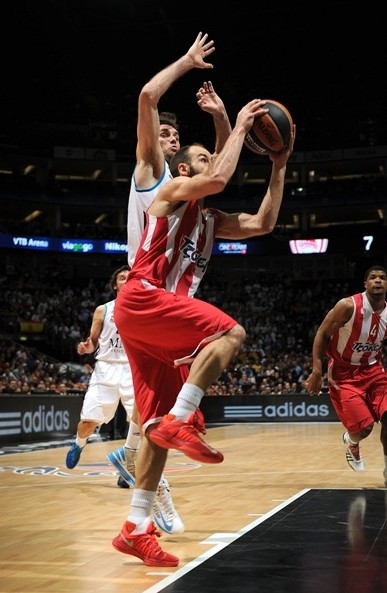 湖记：鹈鹕不考虑交易赫伯特·琼斯 湖人目前筹码无法满足其要价（湖人记者称：鹈鹕无意交易赫伯特·琼斯，湖人现有筹码难满足其要价）